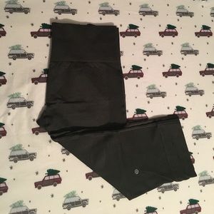 Lululemon run crop- Forest Green